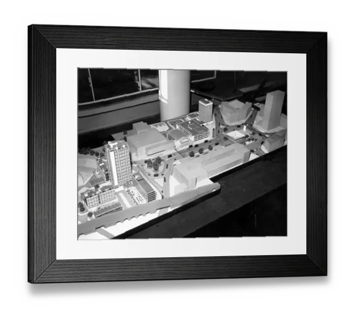Framed Print : Scale model of the Elephant and Castle shopping centre - new development in Southwark London Framed Print : Scale model of the Elephant and Castle shopping centre - new development in Southwark London