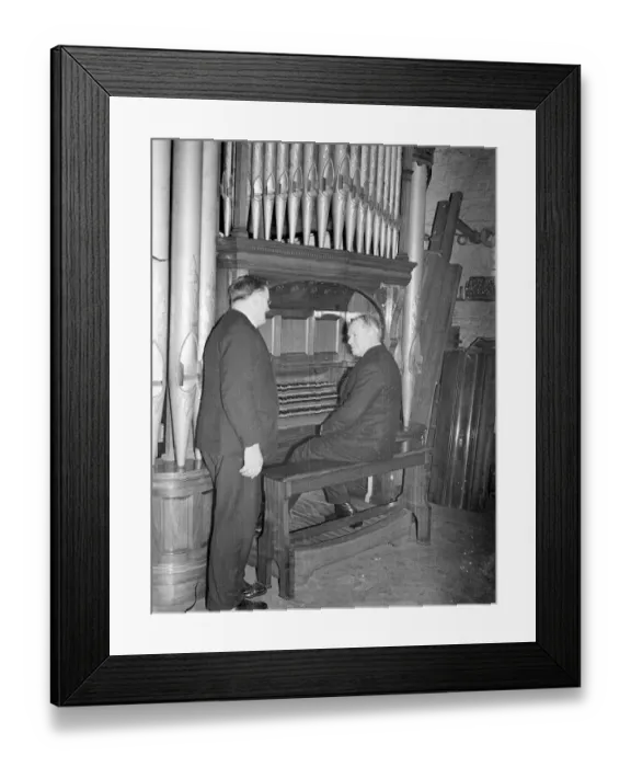 Framed Print : London man gives £1600 organ to Cambridgeshire church. Owing to the generosity of a London man