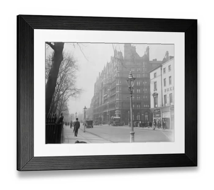 Framed Print : Hotel Russel in London. 26 April 1932 Framed Print : Hotel Russel in London. 26 April 1932