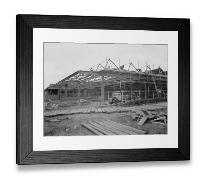 Framed Print : The building of the Ascott Gas, Water, Gesyers Works Ltd, Neasden. 1937