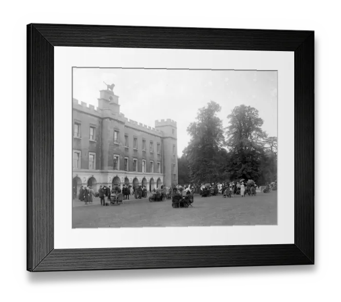 Framed Print : Syon Park, Brentford, seat of the Duke and Duchess of Northumberland. 15 June 1922 Framed Print : Syon Park, Brentford, seat of the Duke and Duchess of Northumberland. 15 June 1922