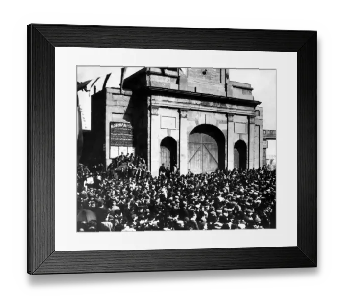 Framed Print : Spectators outside the East India Dock gates watching the opening of the Blackwall Framed Print : Spectators outside the East India Dock gates watching the opening of the Blackwall