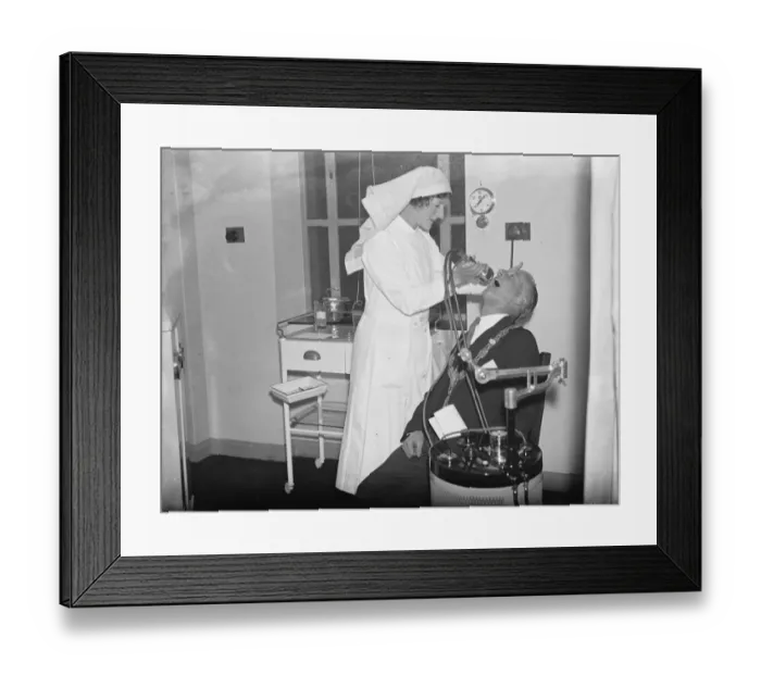 Framed Print : Tonsil treatment for the Mayor!. Southwarks new health centre opened. A health centre Framed Print : Tonsil treatment for the Mayor!. Southwarks new health centre opened. A health centre