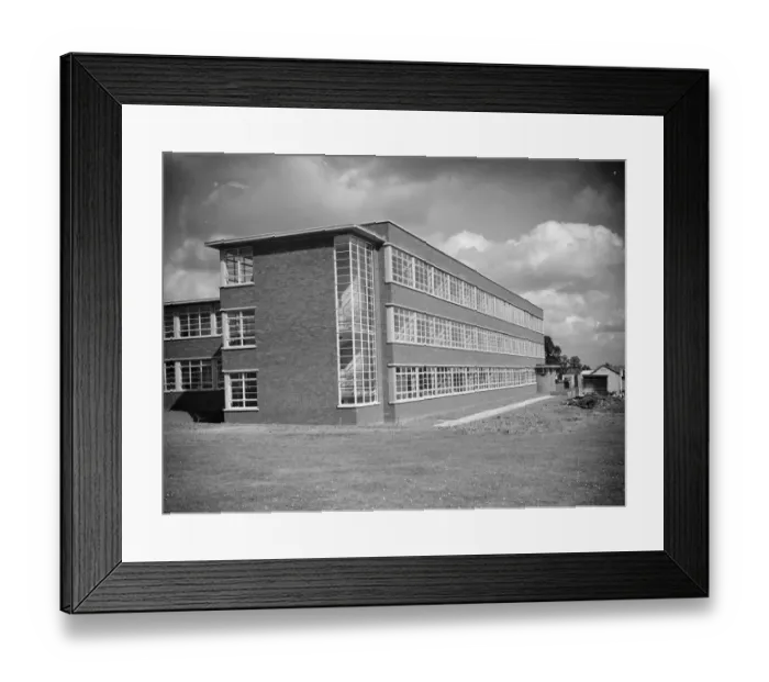Framed Print : The County School for Boys in Sidcup, London. An external view of the new building Framed Print : The County School for Boys in Sidcup, London. An external view of the new building