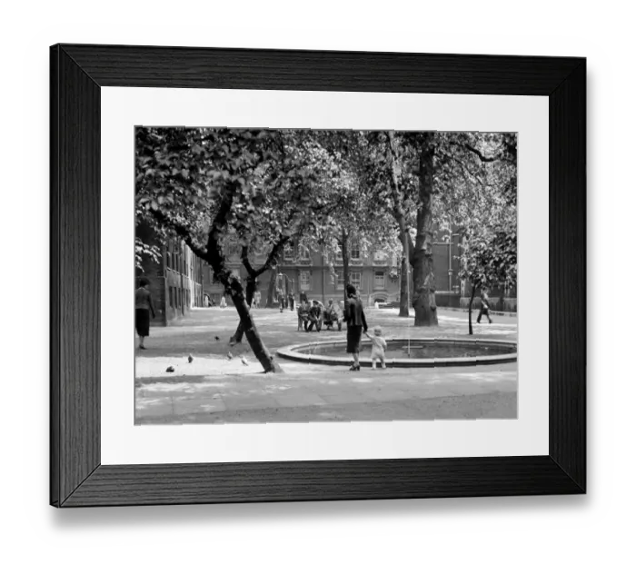 Framed Print : People in Fountain Court in the Middle Temple, Inns Of Court, London, England