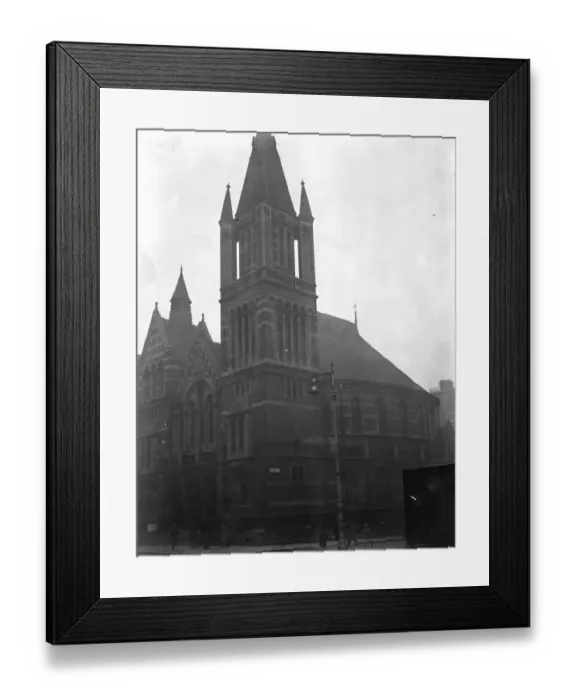 Framed Print : The Kings Weigh House Chapel in Duke Street, London. 28 January 1932 Framed Print : The Kings Weigh House Chapel in Duke Street, London. 28 January 1932