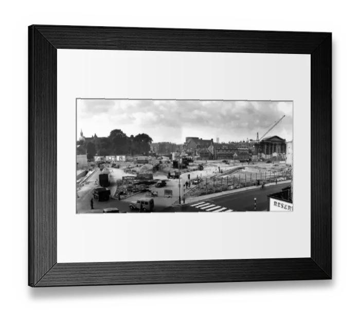 Framed Print : View of the Elephant and Castle where work is going on. Draper Street the site of