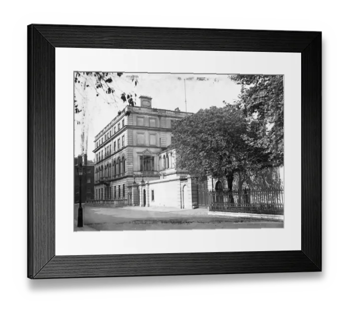 Framed Print : Mentioned as a portable Londoners for her Royal Highness Princess Elizabeth after