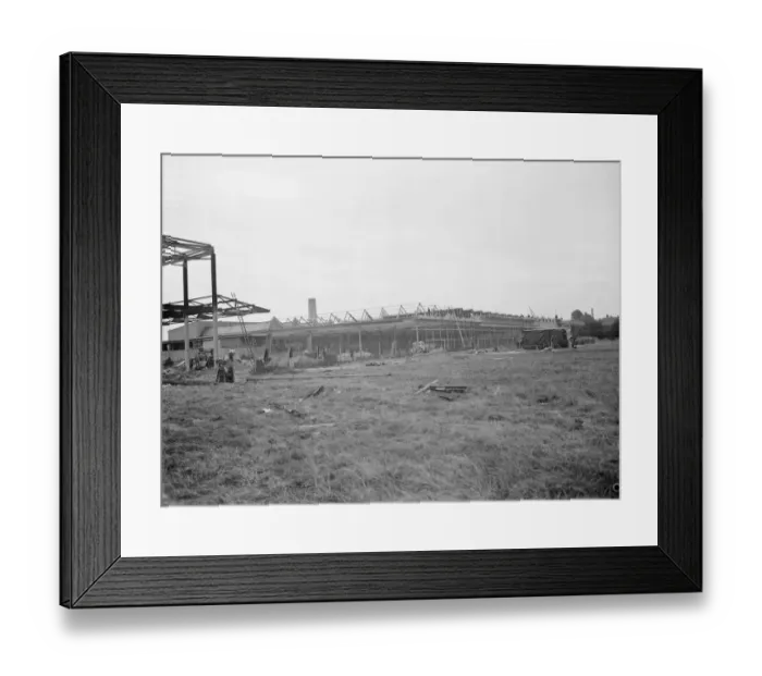 Framed Print : The building of the Ascott Gas, Water, Gesyers Works Ltd, Neasden. 1937