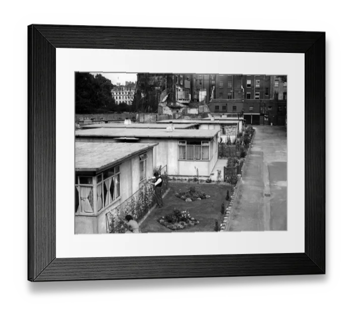 Framed Print : A number of prefabricated houses have been erected at the top fo Portland Place, West London Framed Print : A number of prefabricated houses have been erected at the top fo Portland Place, West London