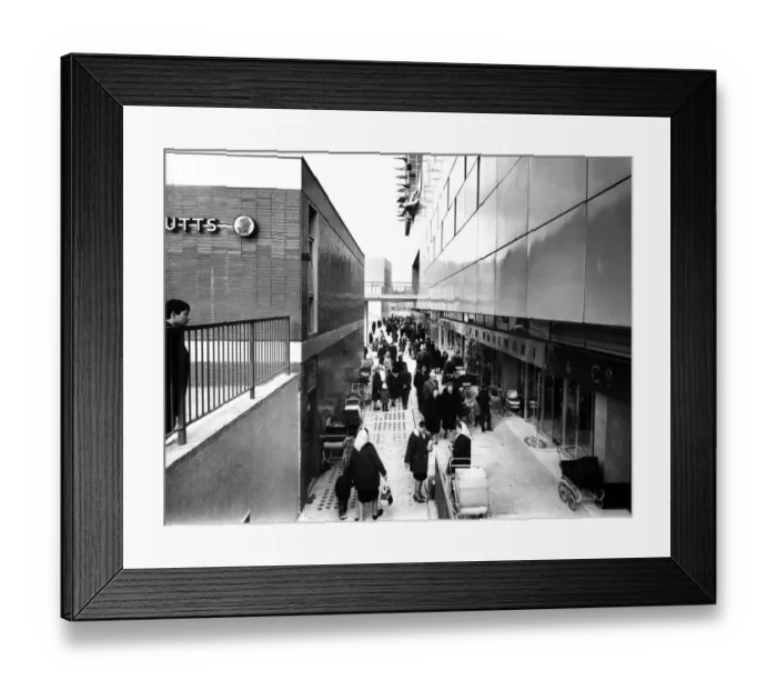 Framed Print : View of the new Elephant and Castle as it takes shape after the redevelopment work Framed Print : View of the new Elephant and Castle as it takes shape after the redevelopment work