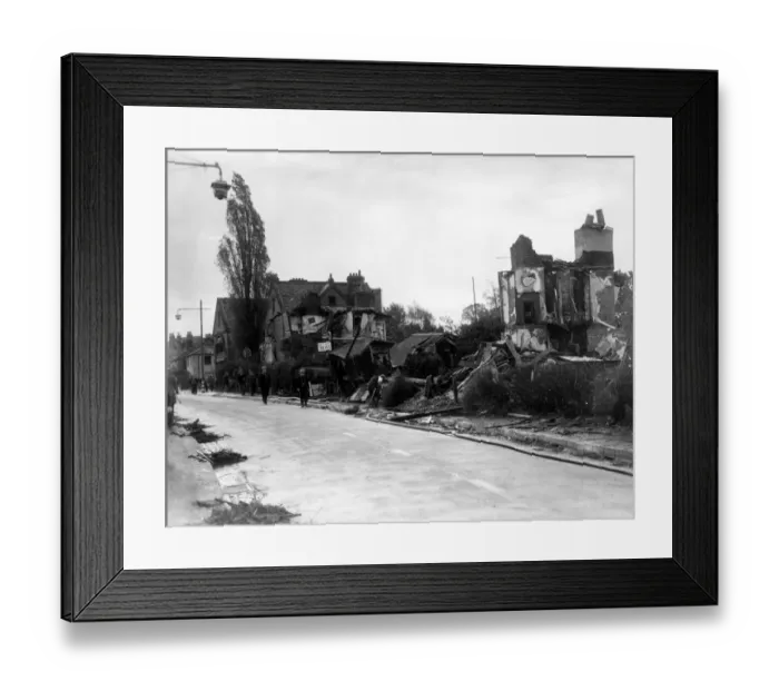Framed Print : Damage caused to Sidcups main road during the German aerial onslaught