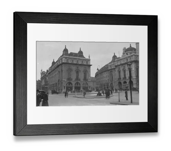 Framed Print : London Piccadilly Circus and Regent Street 4 August 1919 Framed Print : London Piccadilly Circus and Regent Street 4 August 1919