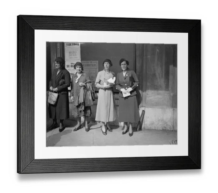 Framed Print : Woman who reformed Spanish prisons in London. Senorita Victoria Kent, the young Framed Print : Woman who reformed Spanish prisons in London. Senorita Victoria Kent, the young