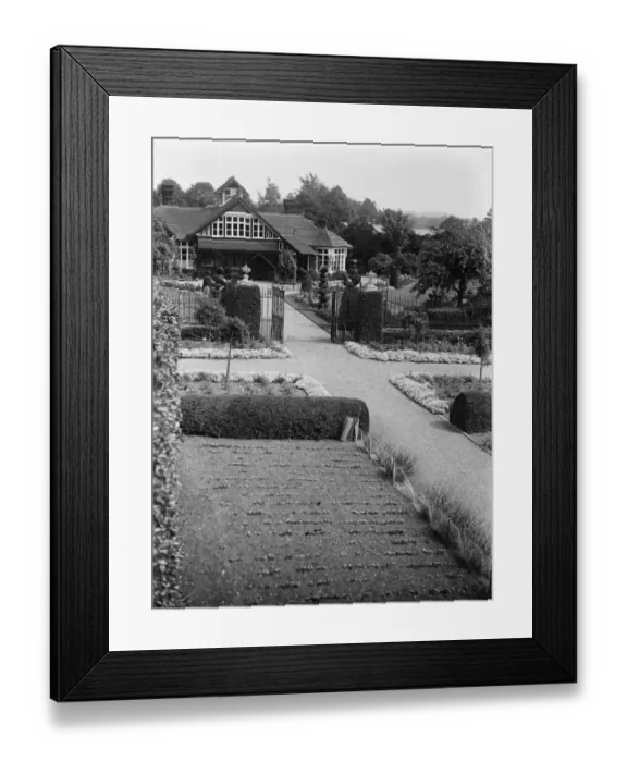 Framed Print : The King to go to Sandringham. The King and Queen will leave London for Sandringham on Saturday