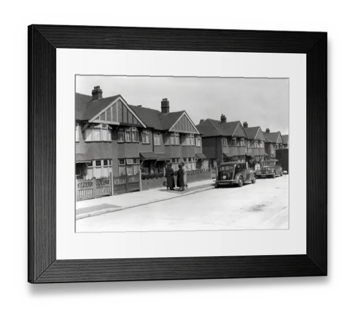 Framed Print : Welling, London 1938. Typical residential street scene Framed Print : Welling, London 1938. Typical residential street scene