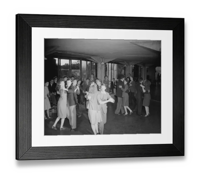 Framed Print : Peckham Health Centre or the Pioneer Health Centre was opened in 1935 in Peckham, south London