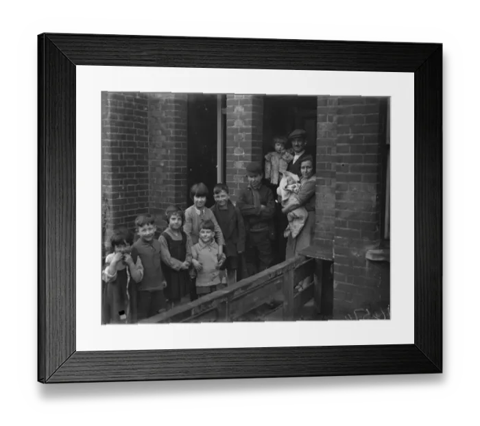 Framed Print : Sidcup, Council, case. 1935 Framed Print : Sidcup, Council, case. 1935