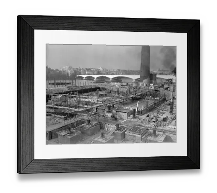 Framed Print : London: Work is now well under way on the development scheme on the South bank of the Thames Framed Print : London: Work is now well under way on the development scheme on the South bank of the Thames