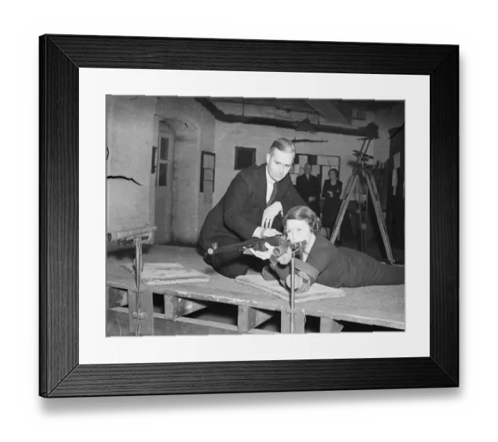 Framed Print : London office girls become expert with the rifle. Girls employed in the offices Framed Print : London office girls become expert with the rifle. Girls employed in the offices