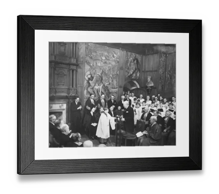 Framed Print : Churchill Launches Appeal Mr Churchill Launches a £1, 000, 000 for the restoration