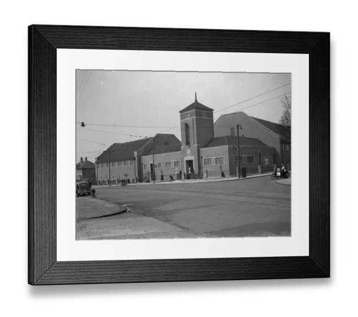 Framed Print : An exterior view opf the new swimming baths on Eltham Hill. 1939 Framed Print : An exterior view opf the new swimming baths on Eltham Hill. 1939