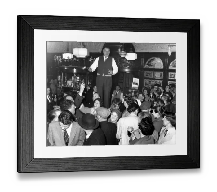 Framed Print : Last drinks at the Elephant and Castle. The famous south London landmark which is Framed Print : Last drinks at the Elephant and Castle. The famous south London landmark which is