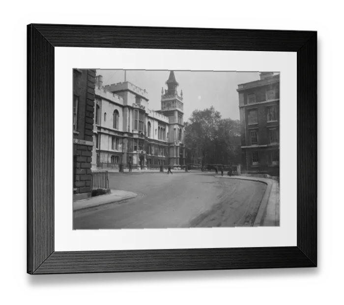 Framed Print : The Temple, the library and Crown office 27 May 1930 Framed Print : The Temple, the library and Crown office 27 May 1930