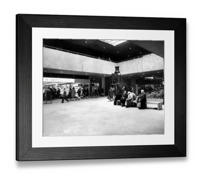 Framed Print : View of the new Elephant and Castle as it takes shape after the redevelopment work Framed Print : View of the new Elephant and Castle as it takes shape after the redevelopment work