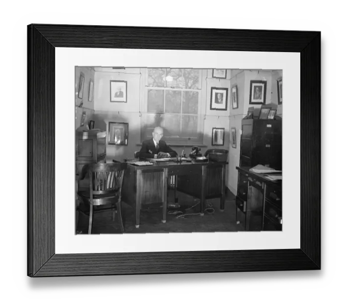 Framed Print : Staff of Americas new skyscraper Embassy in London In one of Londons most magnificent squares Framed Print : Staff of Americas new skyscraper Embassy in London In one of Londons most magnificent squares