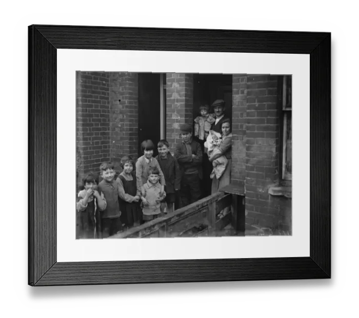 Framed Print : Sidcup, Council, case. 1935 Framed Print : Sidcup, Council, case. 1935