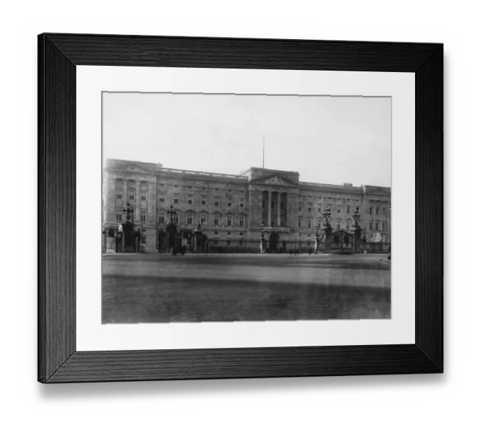 Framed Print : A view of Buckingham Palace after rebuilding November 1913 redesigned by by Sir Framed Print : A view of Buckingham Palace after rebuilding November 1913 redesigned by by Sir