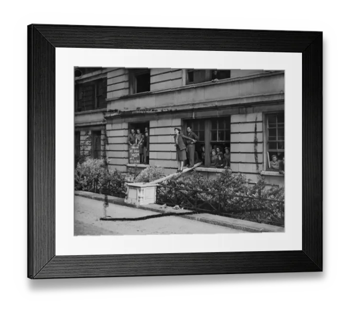 Framed Print : The 50 squatter families who took over the block of luxury flats at the Lodge, Regents Park Framed Print : The 50 squatter families who took over the block of luxury flats at the Lodge, Regents Park