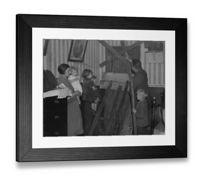 Framed Print : Bailiffs evict mother and eight children from tenement home at Bermondsey Framed Print : Bailiffs evict mother and eight children from tenement home at Bermondsey