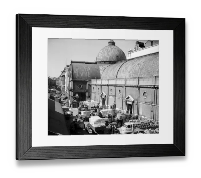 Framed Print : Market traders unloading fruit and vegetables from lorrys, for the fruit and vegetable Framed Print : Market traders unloading fruit and vegetables from lorrys, for the fruit and vegetable