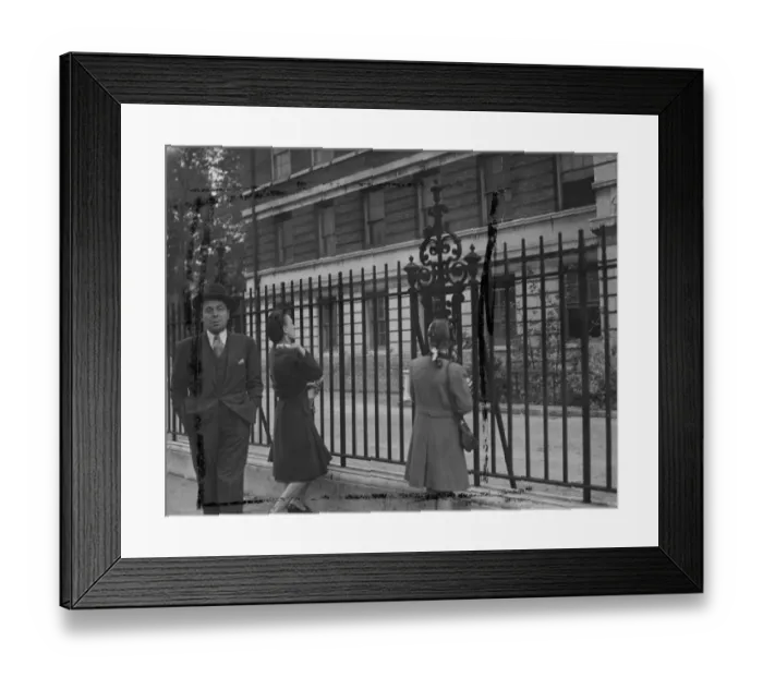 Framed Print : The 50 squatter families who took over the block of luxury flats at the Lodge, Regents Park Framed Print : The 50 squatter families who took over the block of luxury flats at the Lodge, Regents Park