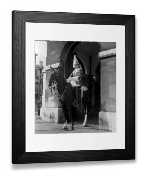 Framed Print : Horseguard on sentry duty outside Horse Guards Parade, Whitehall, London, England Framed Print : Horseguard on sentry duty outside Horse Guards Parade, Whitehall, London, England