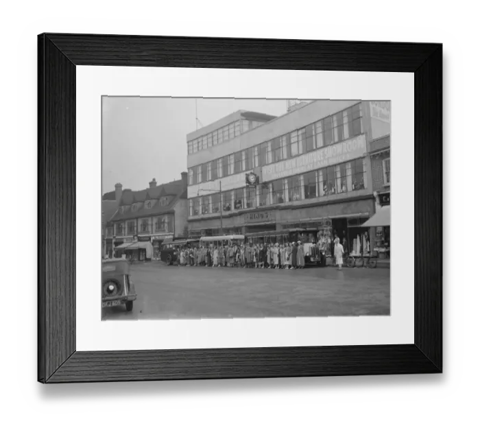 Framed Print : Outting at the Hinds department store on the High Street in Eltham, London 17 June 1937 Framed Print : Outting at the Hinds department store on the High Street in Eltham, London 17 June 1937