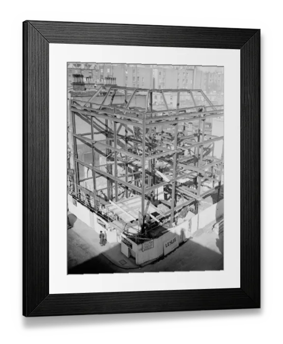 Framed Print : A scaffolding frame for construction of new flats on the Earl Court Road, West London Framed Print : A scaffolding frame for construction of new flats on the Earl Court Road, West London
