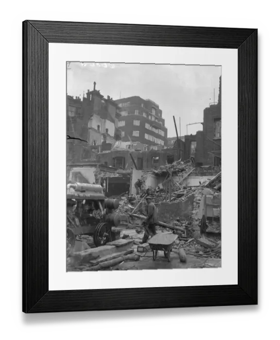 Framed Print : Horace Walpoles house in Berkeley Square almost burnt to the ground. The 18th-century writer Framed Print : Horace Walpoles house in Berkeley Square almost burnt to the ground. The 18th-century writer
