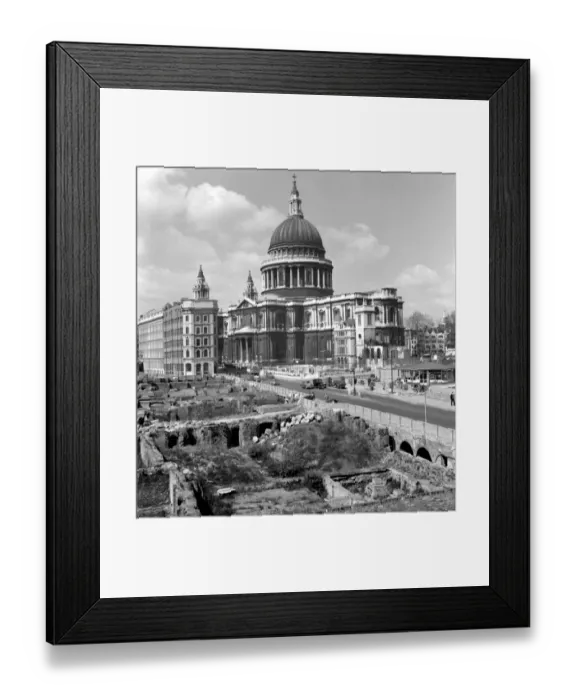 Framed Print : Looking at St Pauls Cathedral, down Cannon Street, still showing wartime bomb damage