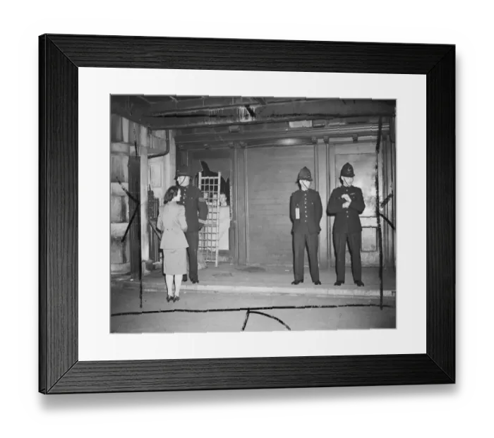 Framed Print : Squatters tonight invaded the empty Ivanhoe hotel in Gower Street, W1, where evacuees Framed Print : Squatters tonight invaded the empty Ivanhoe hotel in Gower Street, W1, where evacuees