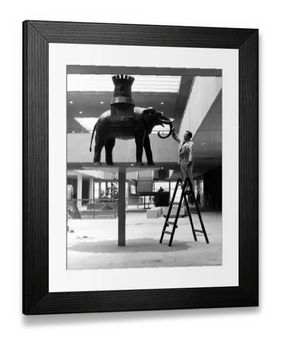Framed Print : View of the new Elephant and Castle as it takes shape after the redevelopment work Framed Print : View of the new Elephant and Castle as it takes shape after the redevelopment work