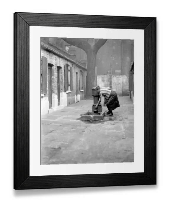 Framed Print : Shadwell water pump, London. 1933 Framed Print : Shadwell water pump, London. 1933