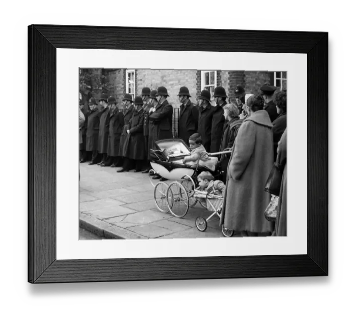 Framed Print : The month long seige of two St. Pancras rent rebels ended with a fantastic street battle Framed Print : The month long seige of two St. Pancras rent rebels ended with a fantastic street battle