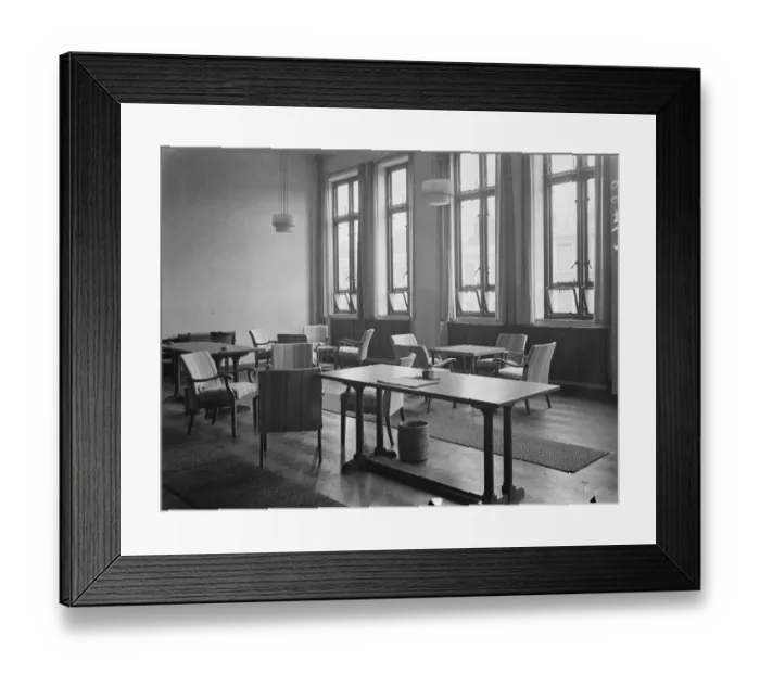 Framed Print : New Veterinarian College nearly ready for opening by the King Built at a cost of £300, 000