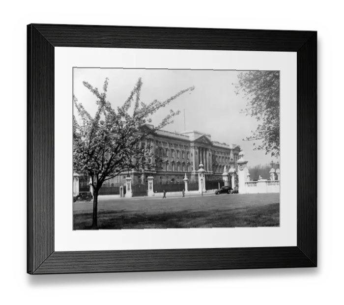 Framed Print : Buckingham Palace, London 10th April 1948