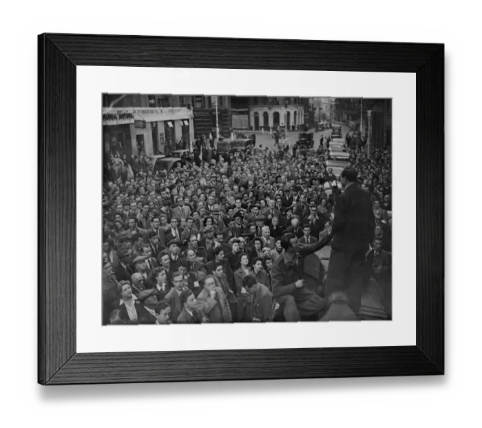 Framed Print : The meeting in support of the squatters, held this evening at Cranbourne Street