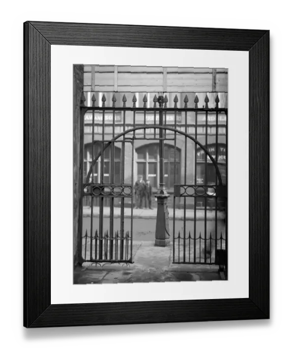 Framed Print : The gateway to Cliffords Inn, off Fleet Street, London, England. The first Inn of Chancery Framed Print : The gateway to Cliffords Inn, off Fleet Street, London, England. The first Inn of Chancery