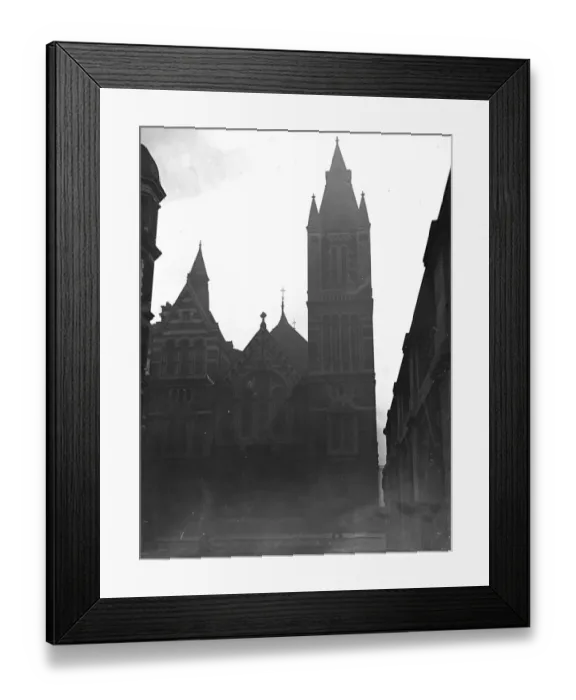 Framed Print : The Kings Weigh House Chapel in Duke Street, London. 28 January 1932 Framed Print : The Kings Weigh House Chapel in Duke Street, London. 28 January 1932